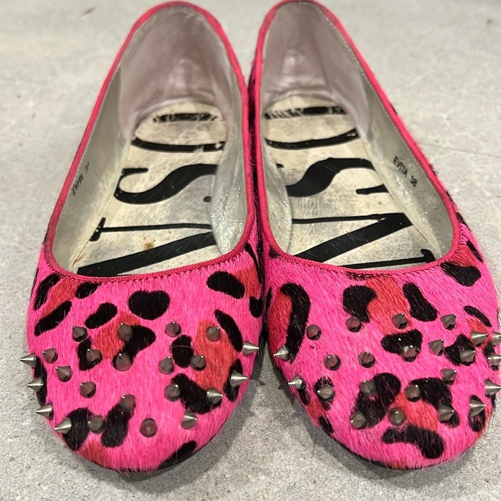 Senso pink leopard calf hair flats! With tiny silver spikes! So cute and comfy!!